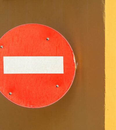 us travel advisory - Photo by Jan van der Wolf on Pexels