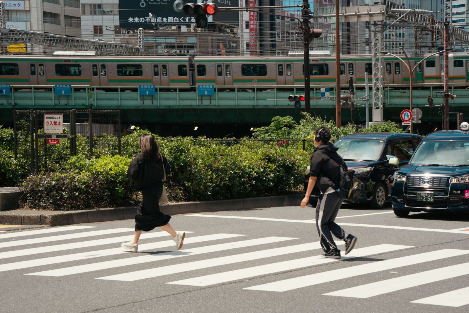 Cycling and walking boom with £4.5 billion for thousands of new routes and safer crossings - Photo by Iban Lopez Luna on Pexels