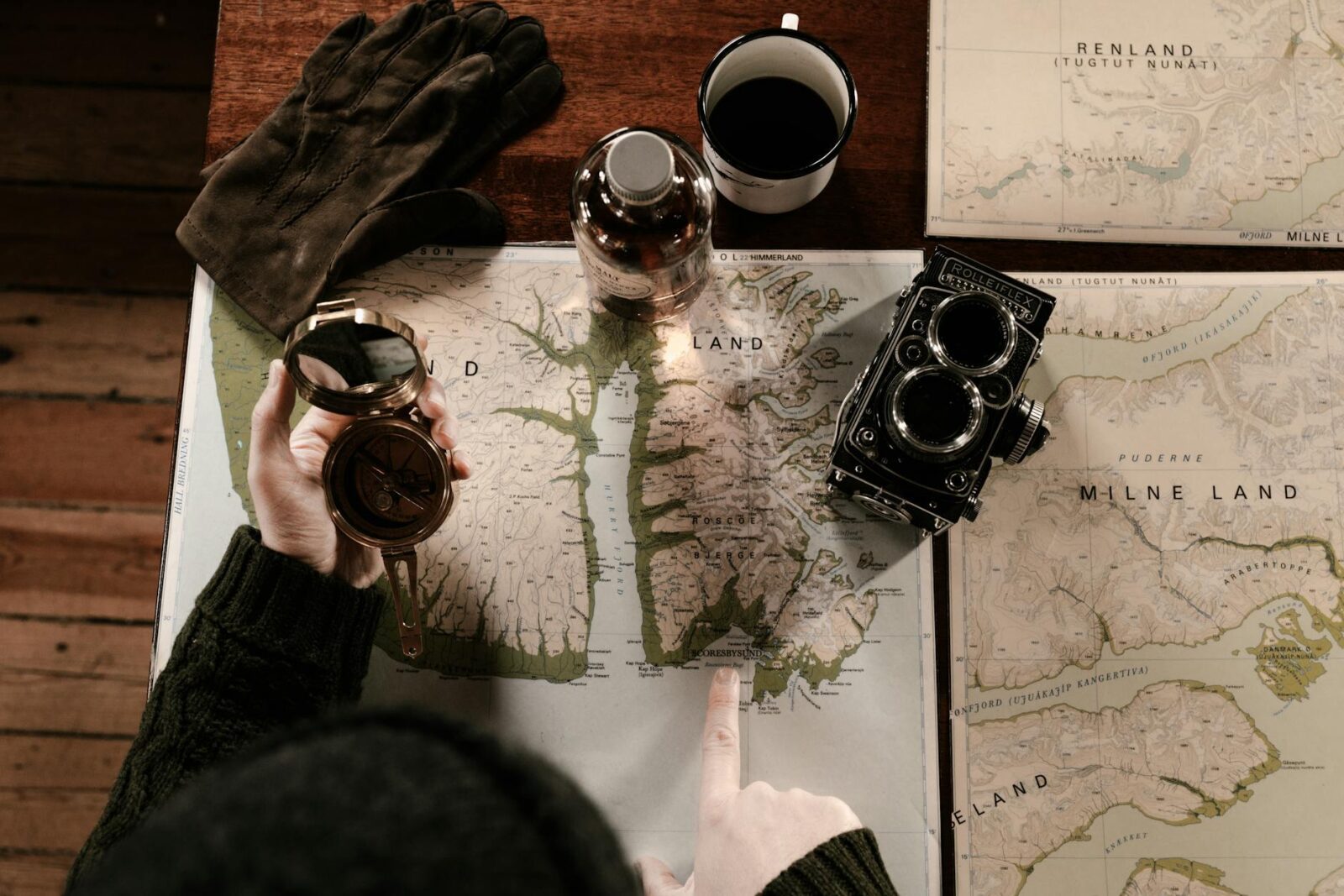travel insurance uk - Photo by ArtHouse Studio on Pexels