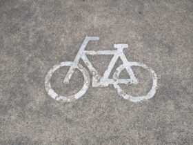 Cycling and walking boom with £4.5 billion for thousands of new routes and safer crossings - Photo by Tien Nguyen on Pexels