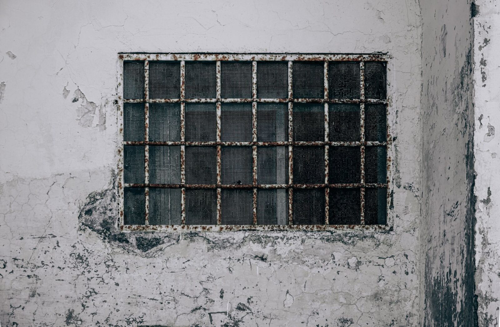 East Anglian prisons expanded to make streets safer - Photo by Magda Ehlers on Pexels