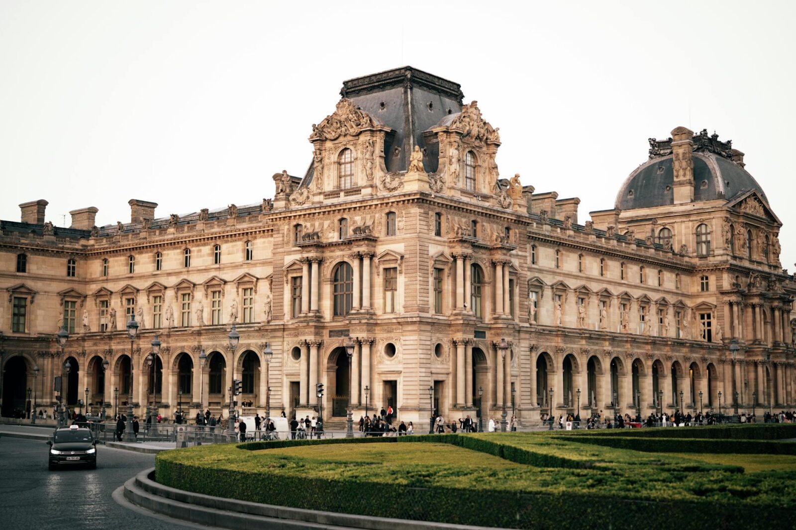 With Hacks Drawn to a Close, a Look at the Filming Locations That Made it Great - Photo by Kadir Avşar on Pexels