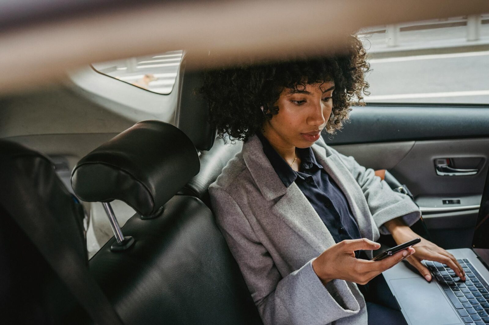 Solo Female Travel Safety Tips from Women Who Travel Alone — Updated Guide - Photo by Roberto Hund on Pexels