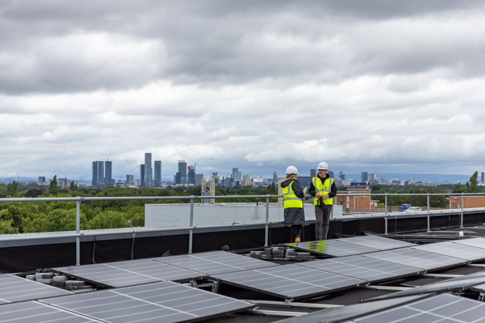 Prime Minister secures major jobs and energy investment at G7 to deliver growth and security at home - Photo by ThisIsEngineering on Pexels