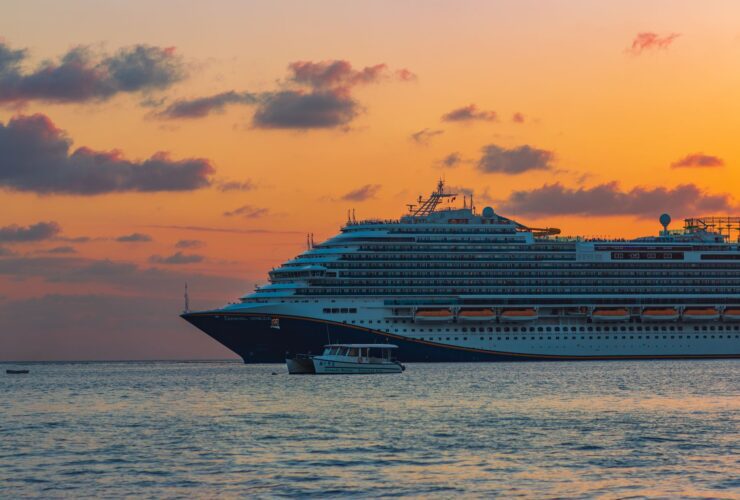 last minute cruise deals for seniors - Photo by G.isle px. on Pexels