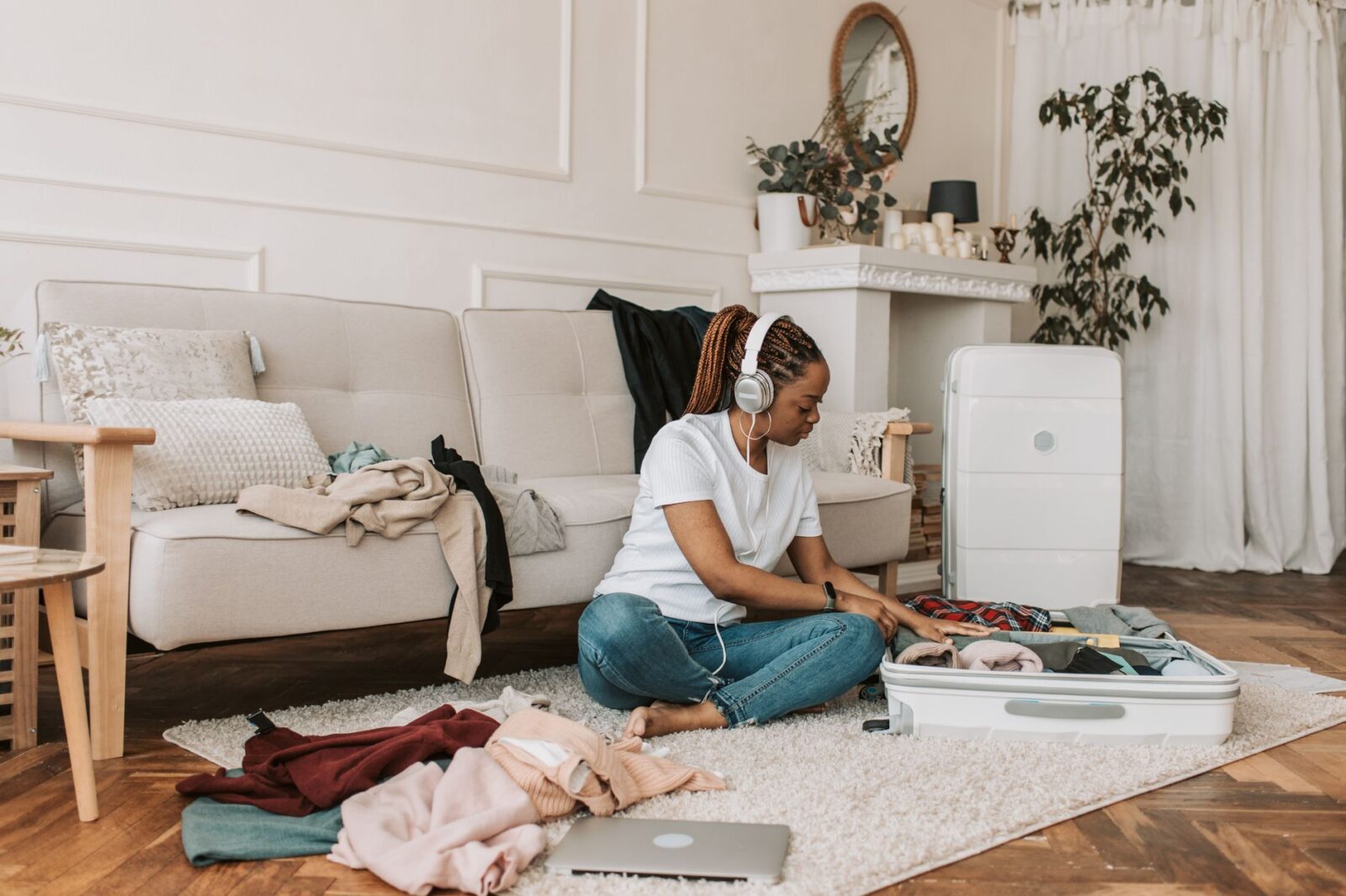 How to Pack for a 2 Week Trip in a Carry On Only — Updated Guide - Photo by Vlada Karpovich on Pexels