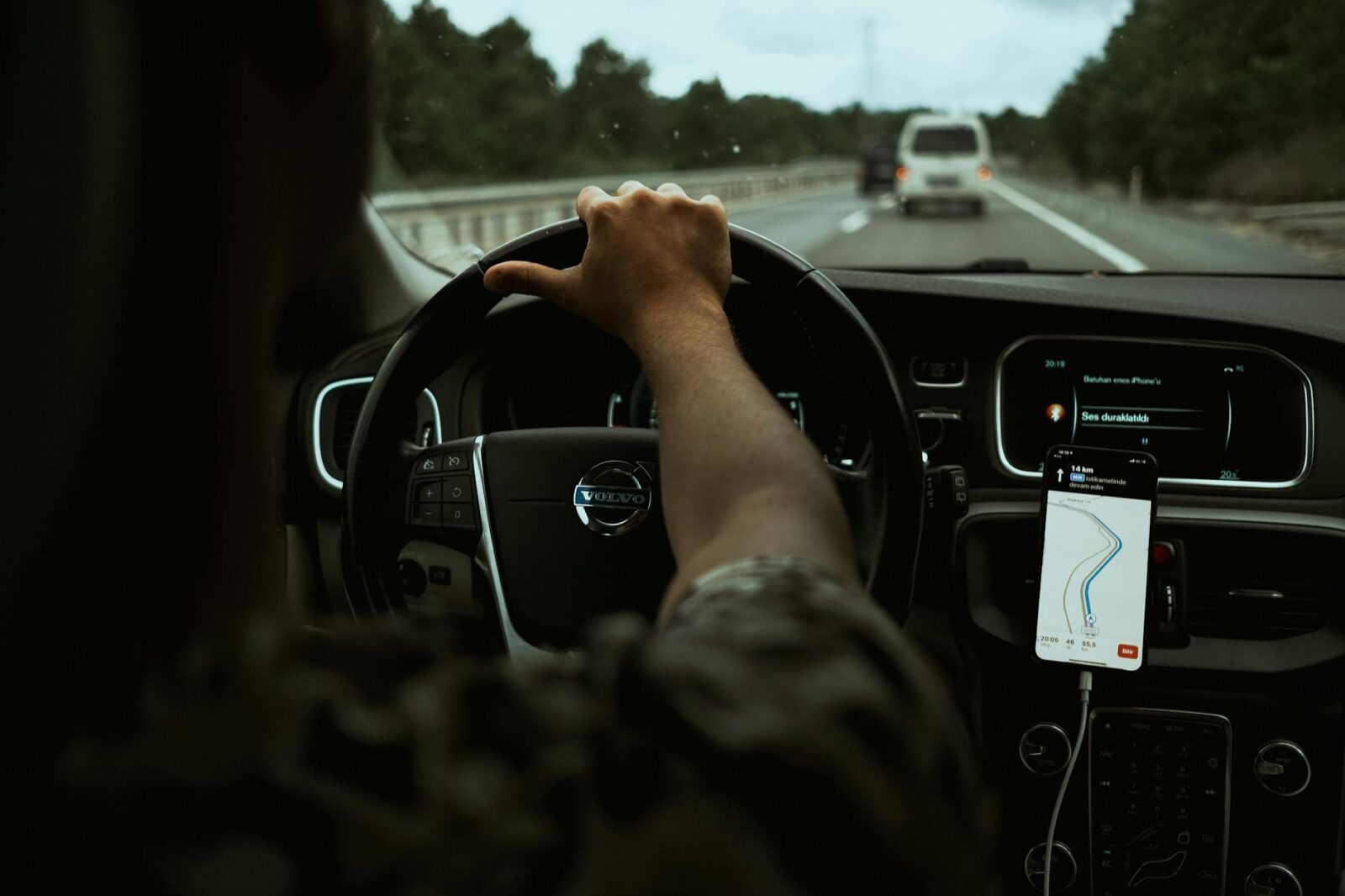 Connectivity Is Becoming Travel’s Most Critical Trust Signal - Photo by Sami  Aksu on Pexels