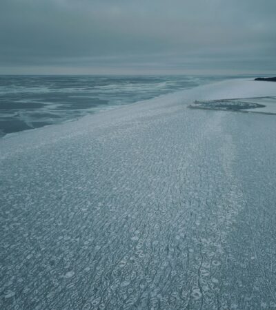 Iceland in Winter Northern Lights Road Trips and Hot Springs - Photo by Lorete M on Pexels