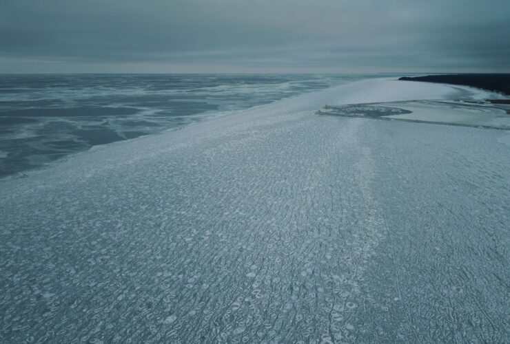 Iceland in Winter Northern Lights Road Trips and Hot Springs - Photo by Lorete M on Pexels