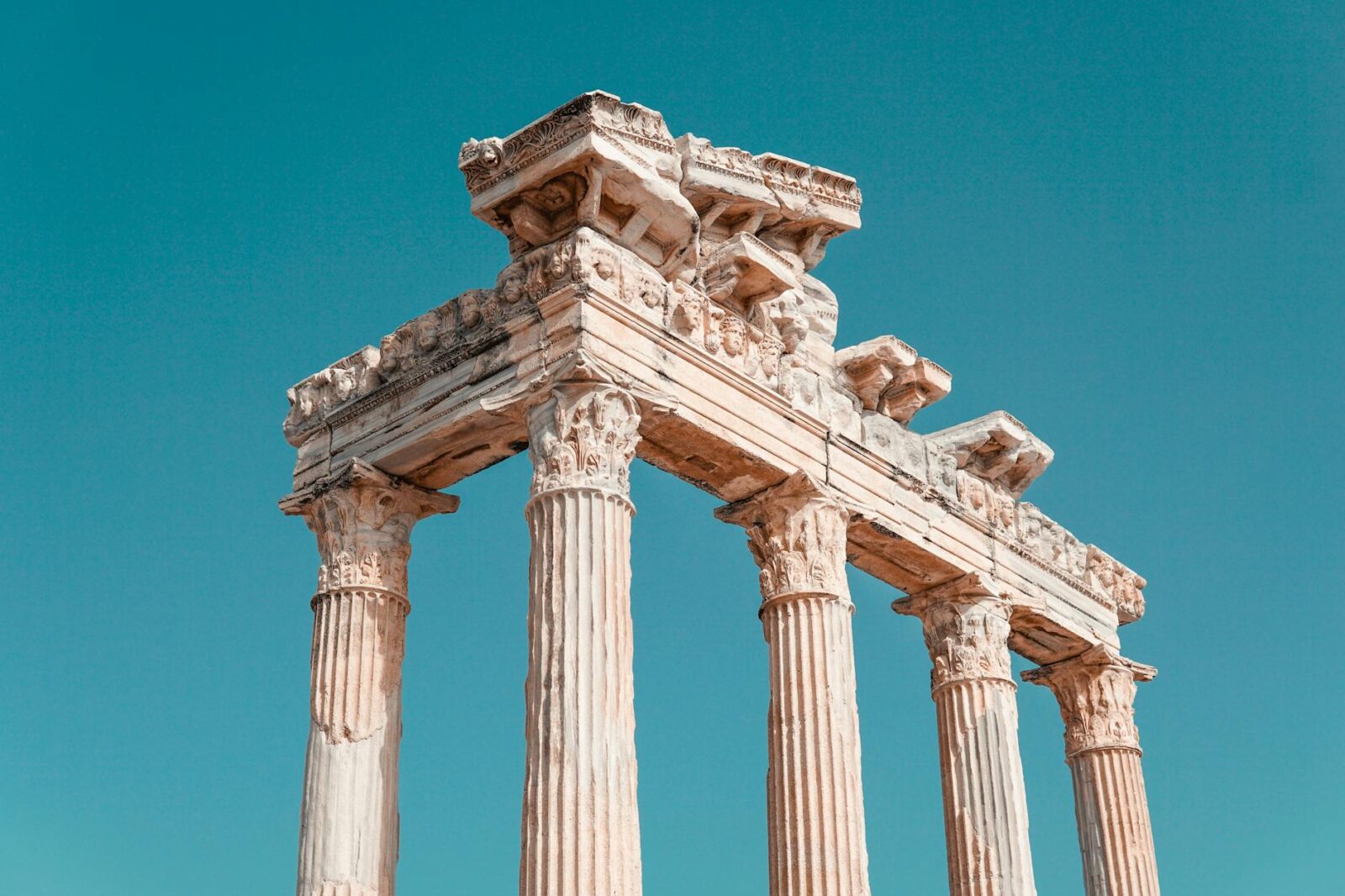 Overrated Tourist Traps and Where to Go Instead — Updated Guide - Photo by Mert Kahveci on Pexels