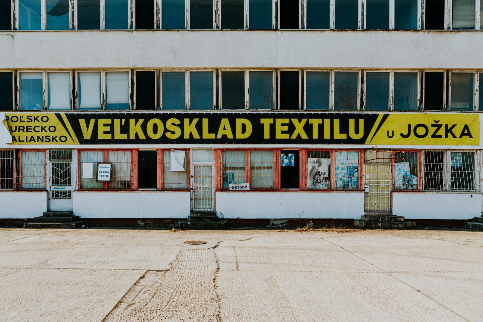 lidl near me - Photo by Helena Jankovičová Kováčová on Pexels