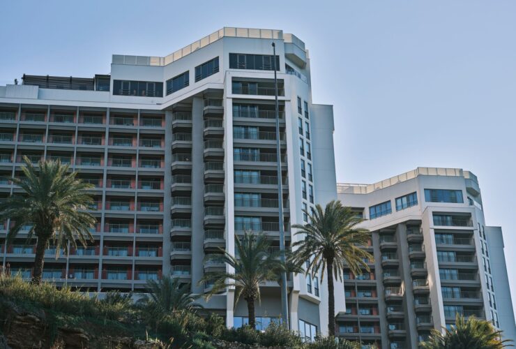 hilton hotels - Photo by Engin Akyurt on Pexels