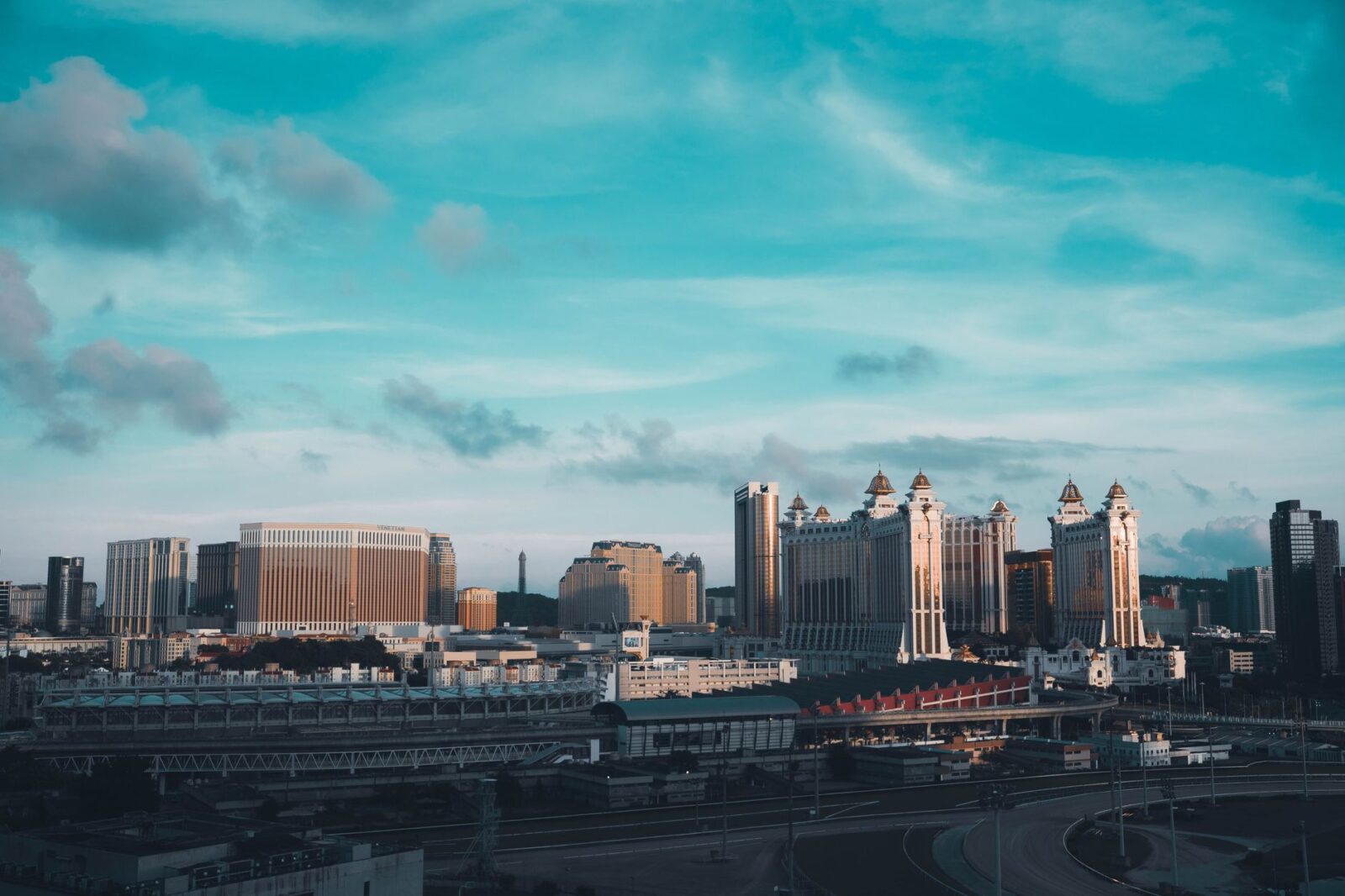hilton hotels - Photo by Gary Chan on Pexels