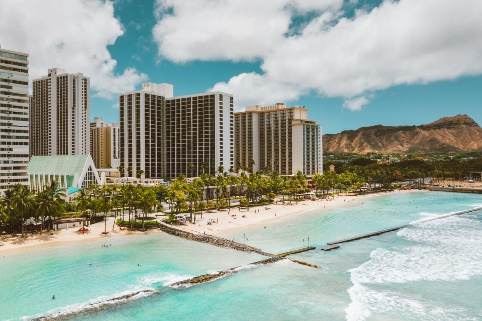 hilton hotels - Photo by Jess Loiterton on Pexels