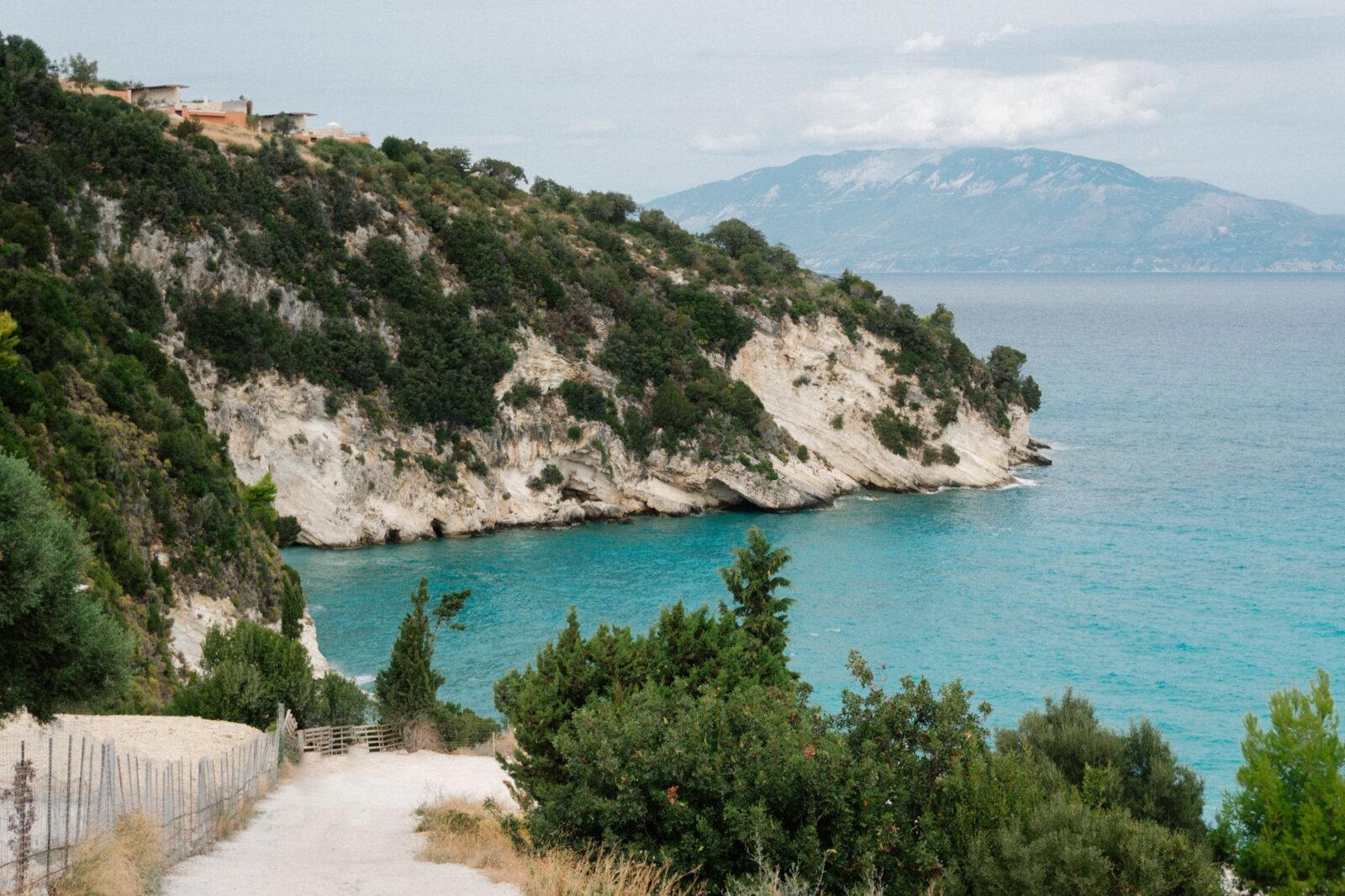 Blue Flags 2026: Calabria’s tally rises to 27 - Photo by Raymond Petrik on Pexels
