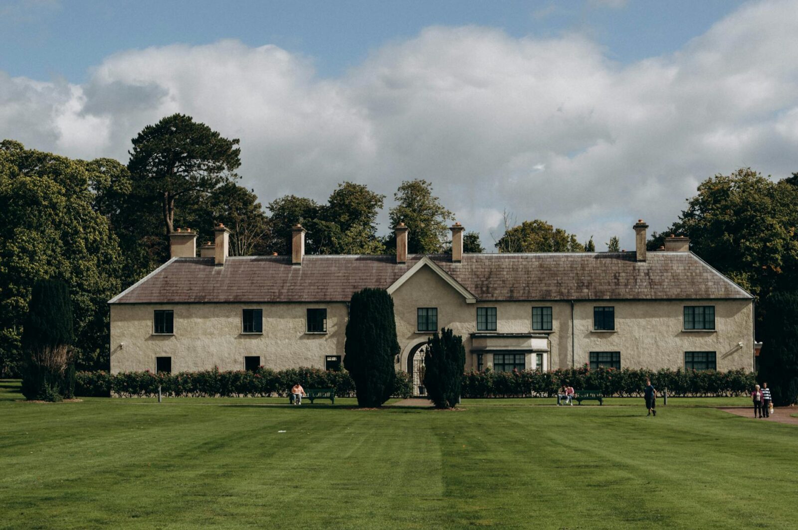 Host Your Micro Wedding at These 17 Airbnb Venues Around the World - Photo by Liudmyla Shalimova on Pexels
