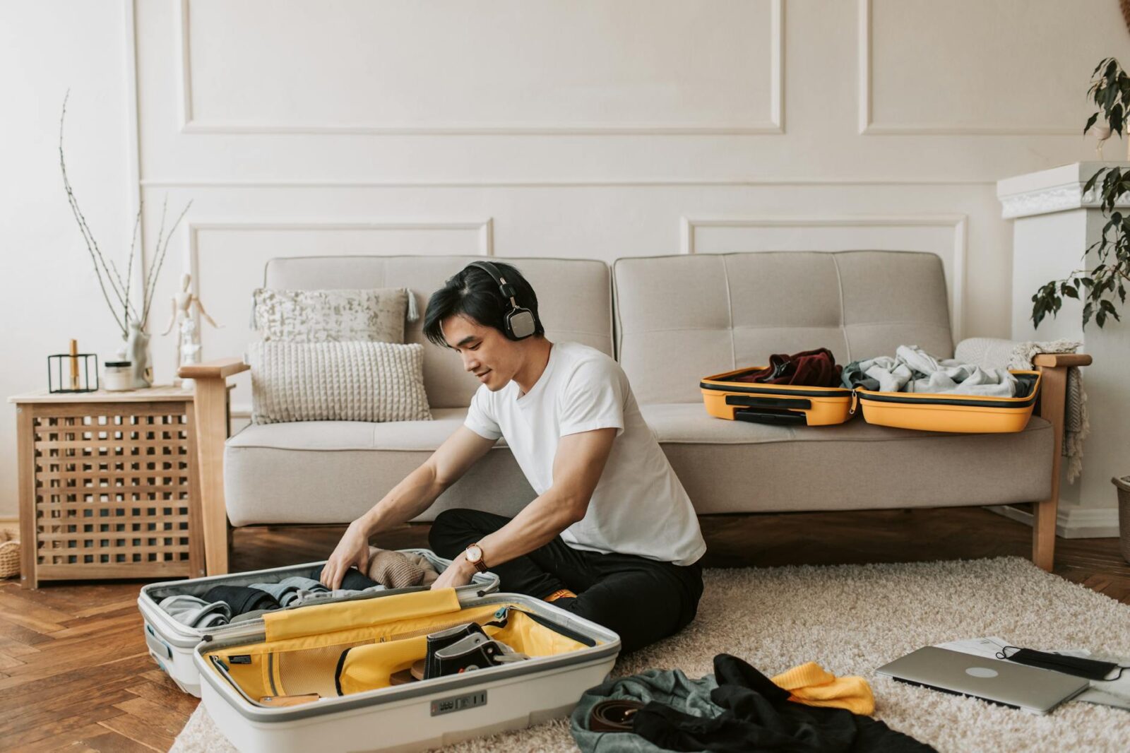 Solo Female Travel Safety Tips from Women Who Travel Alone — Updated Guide - Photo by Vlada Karpovich on Pexels