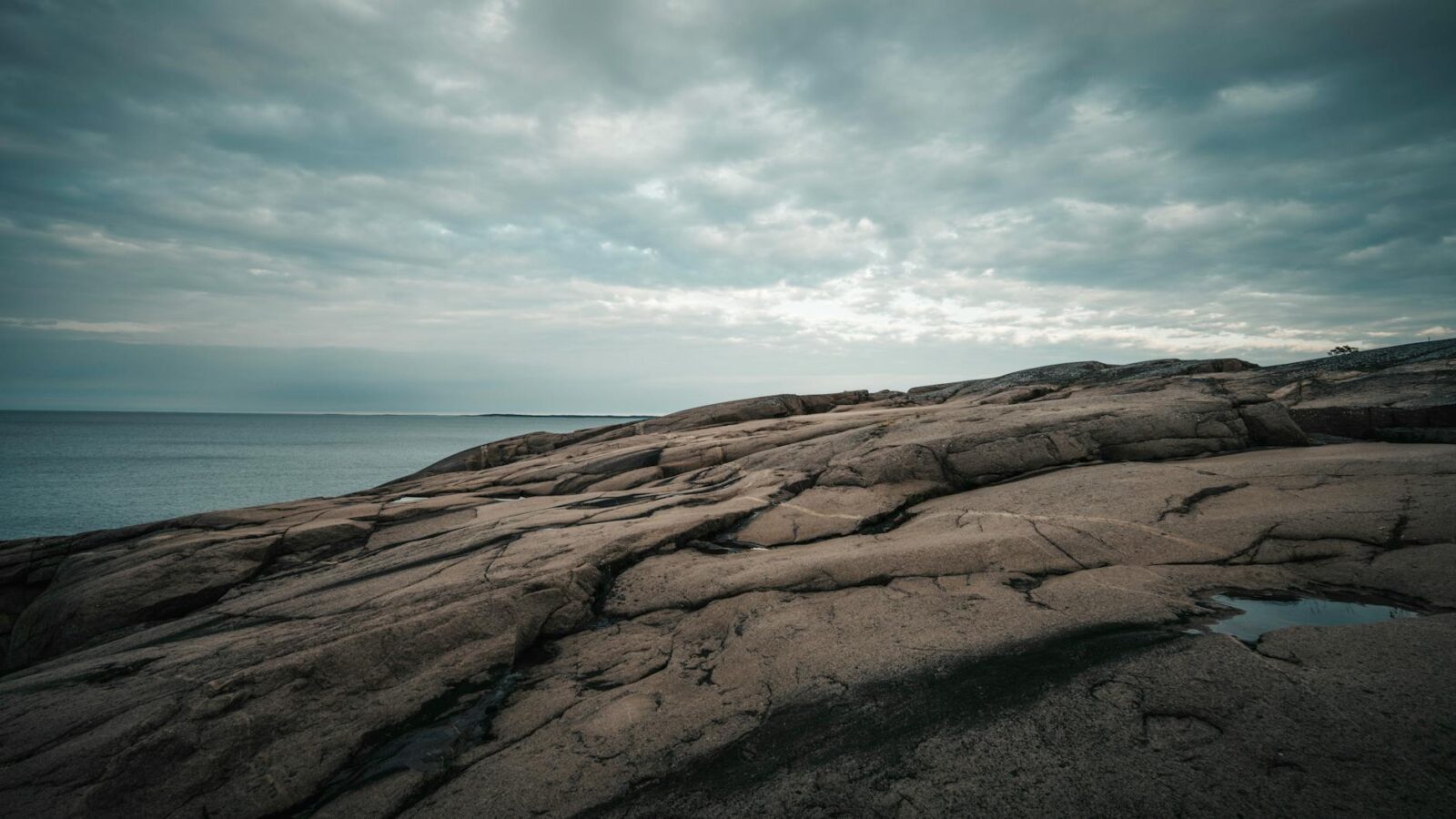 Meet the Wisconsin Family Who Just Won a Remote Swedish Island - Photo by Raul Ling on Pexels