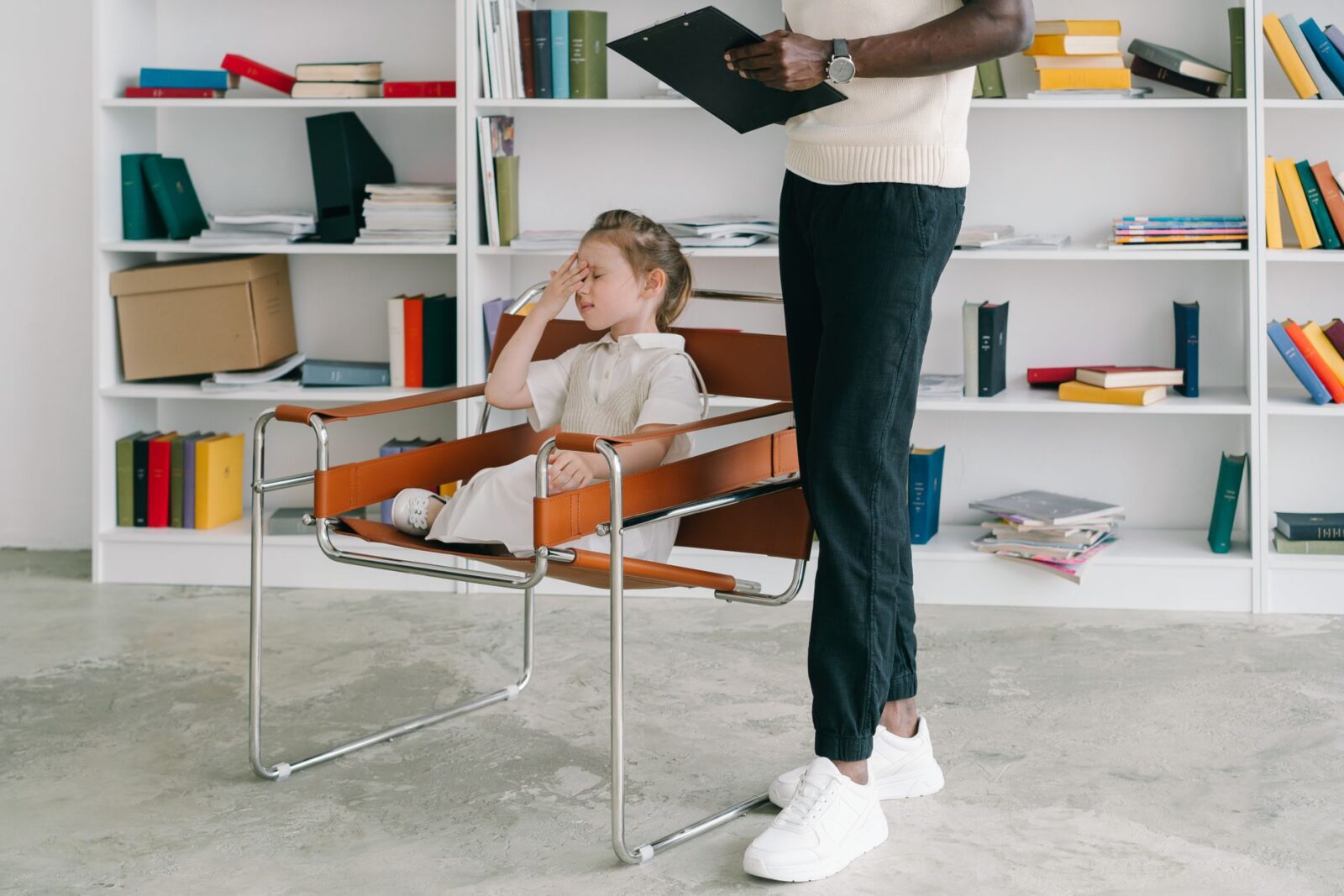 Local areas prepare new Experts at Hand teams - Photo by Mikhail Nilov on Pexels