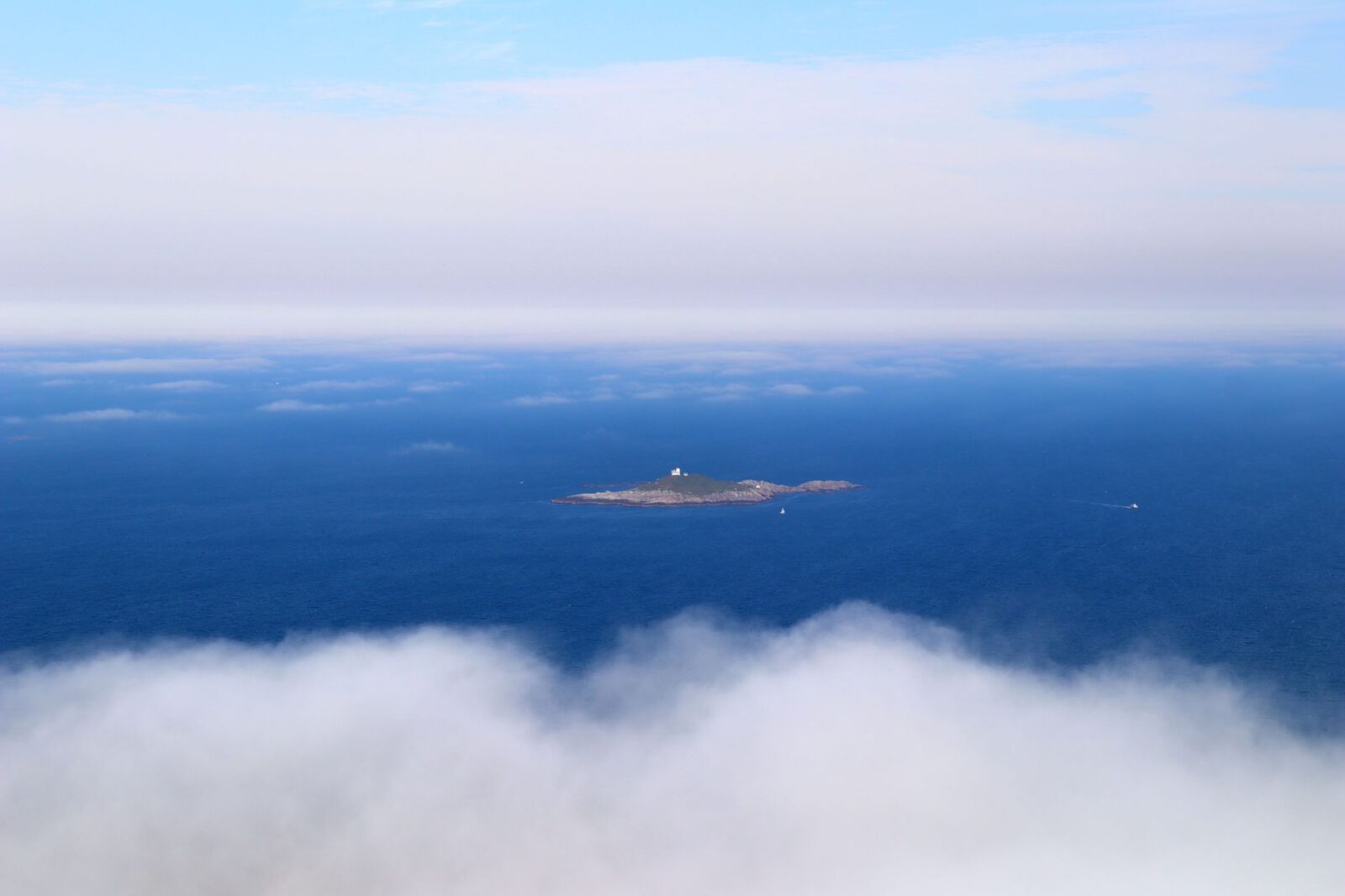 10 Unique Countries Without Land Borders You Should Know About - Photo by Mario Vogt on Pexels