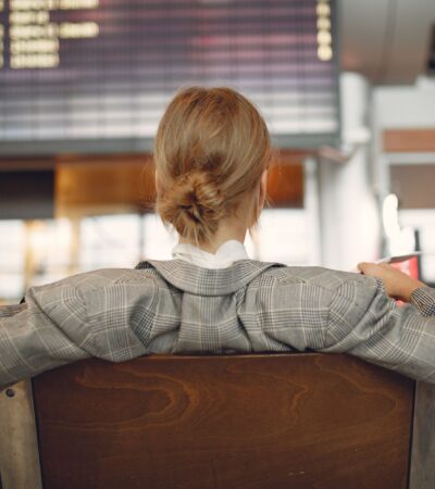 Best Travel Credit Cards for Free Airport Lounge Access 2026 — Updated Guide - Photo by Gustavo Fring on Pexels