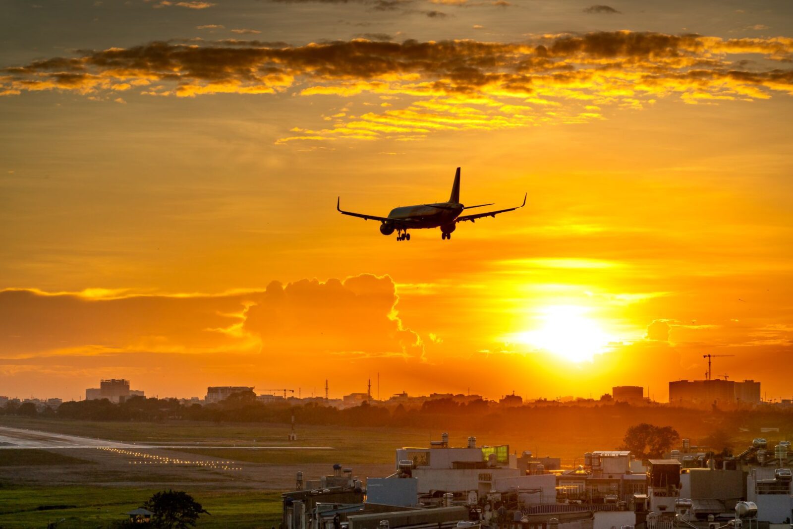 Deal of the day: Wide-open lie-flat business class awards to Southeast Asia from 75,000 miles and $26 - Photo by Quang Nguyen Vinh on Pexels