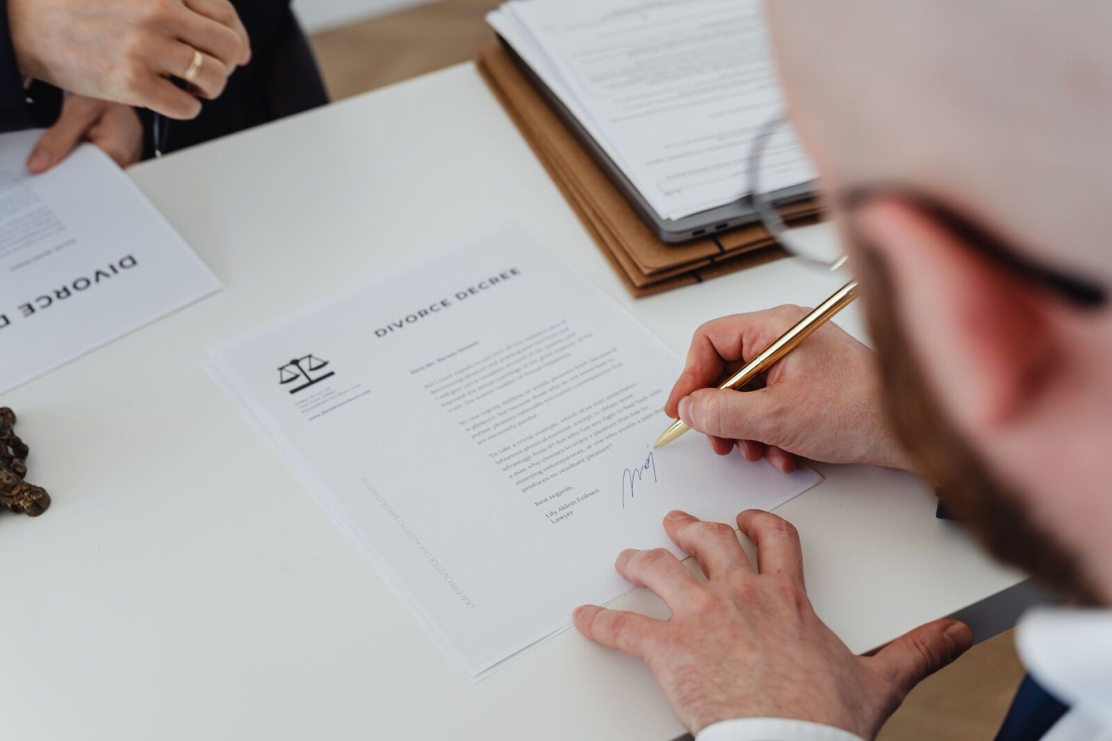How to submit applications and complaints to the CAC - Photo by www.kaboompics.com on Pexels