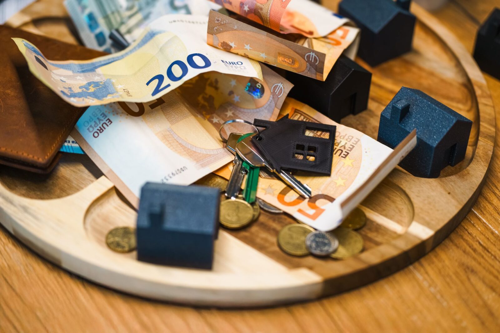 current mortgage rates - Photo by Jakub Zerdzicki on Pexels