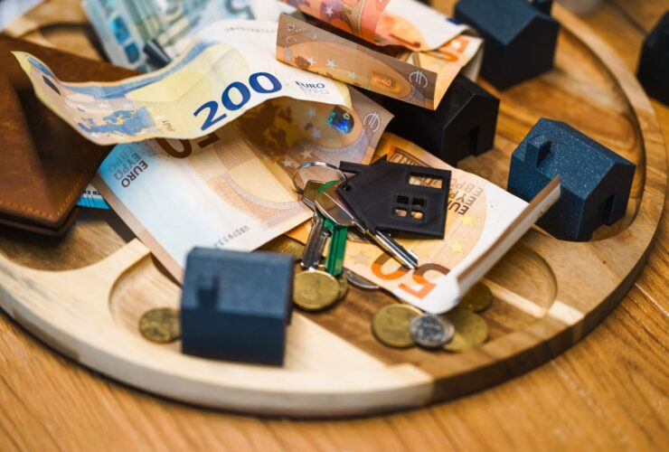 current mortgage rates - Photo by Jakub Zerdzicki on Pexels