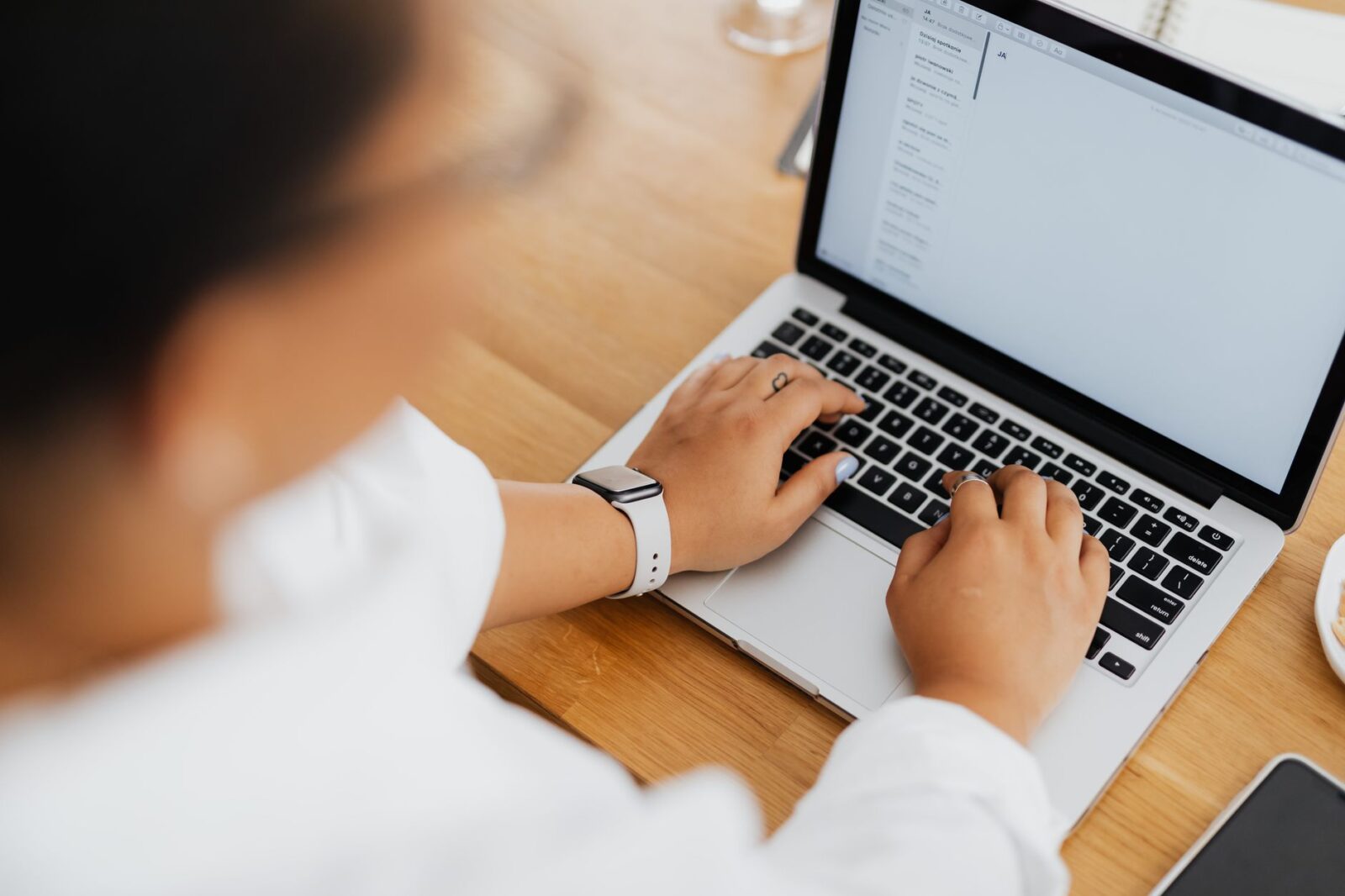 How to submit applications and complaints to the CAC - Photo by www.kaboompics.com on Pexels