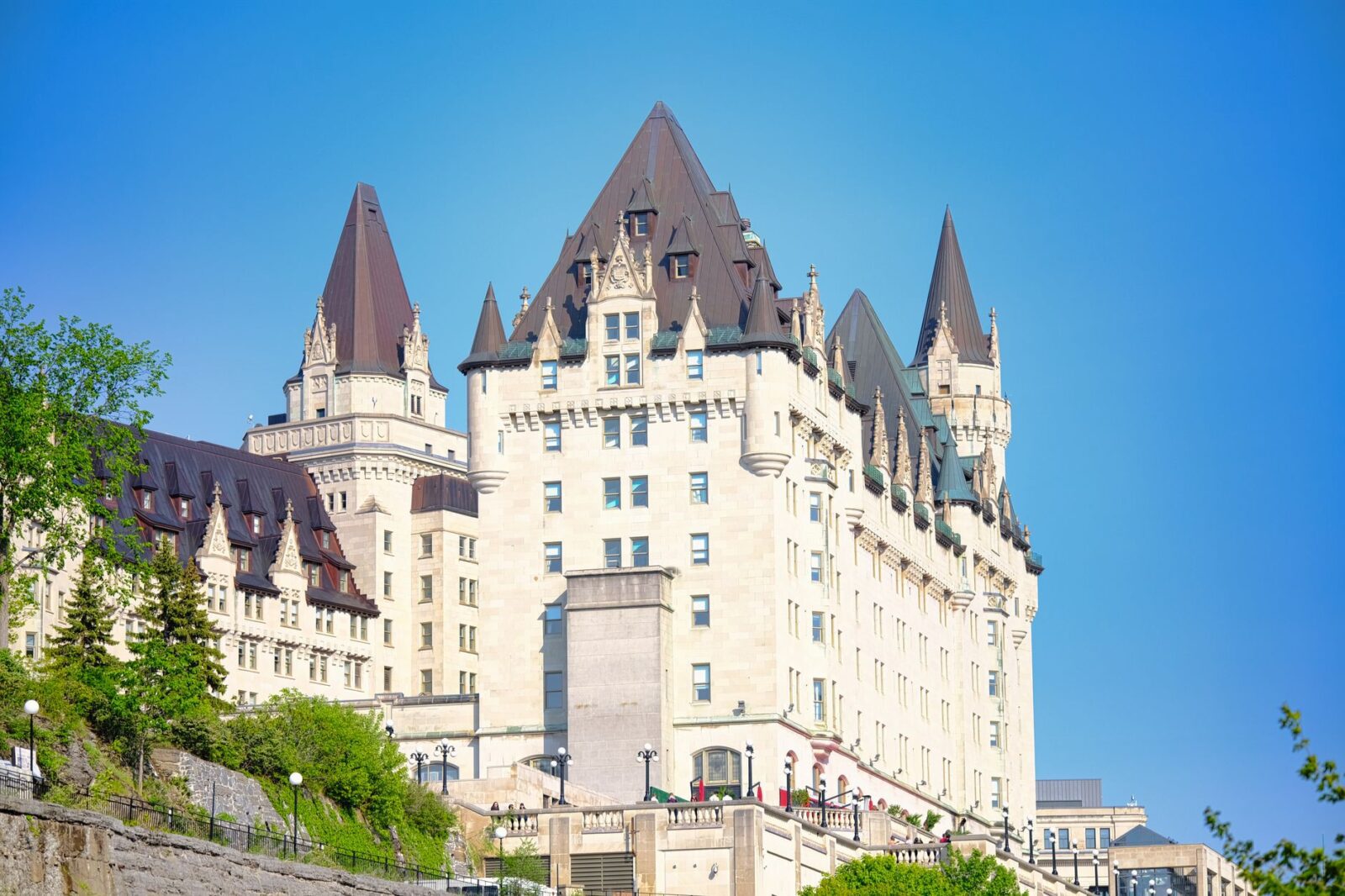 Where to Stay Near Banff National Park for Incredible Views and Proximity to Lake Louise - Photo by Surja Raj on Pexels