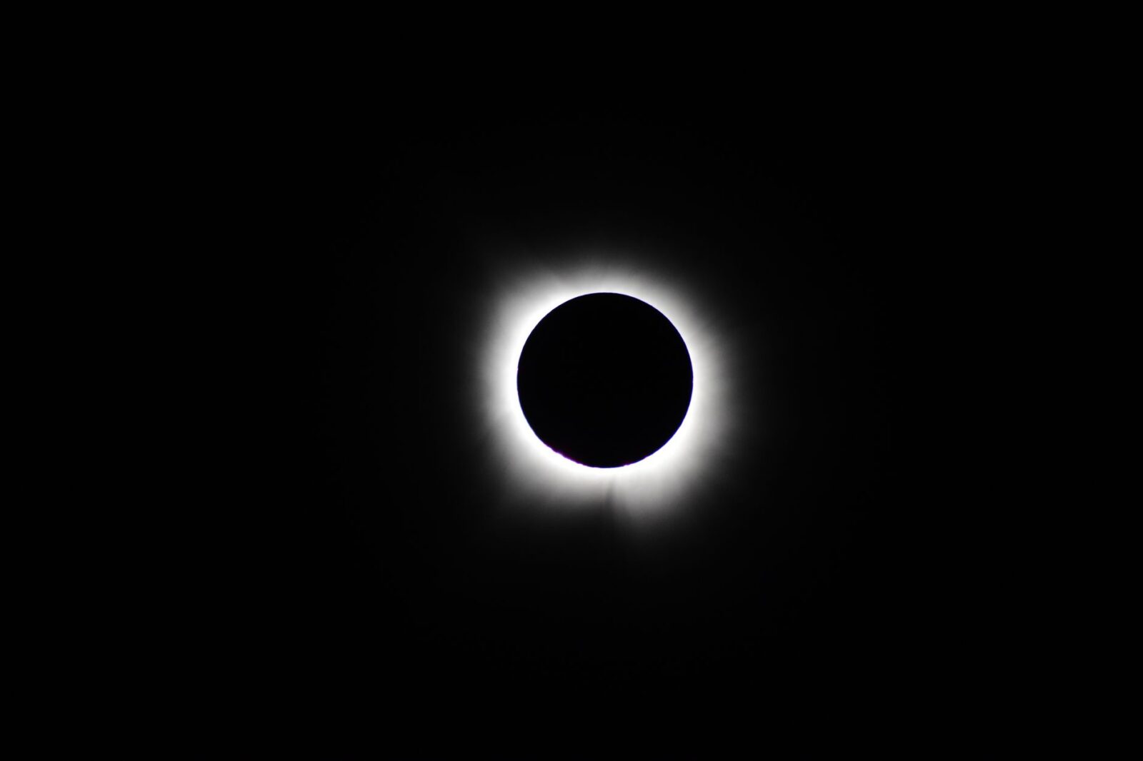 The Best Destinations to View the Rare Multiyear Eclipse Streak Starting in 2026—Including the ‘Eclipse of the Century’ - Photo by Elizabeth Olson on Pexels
