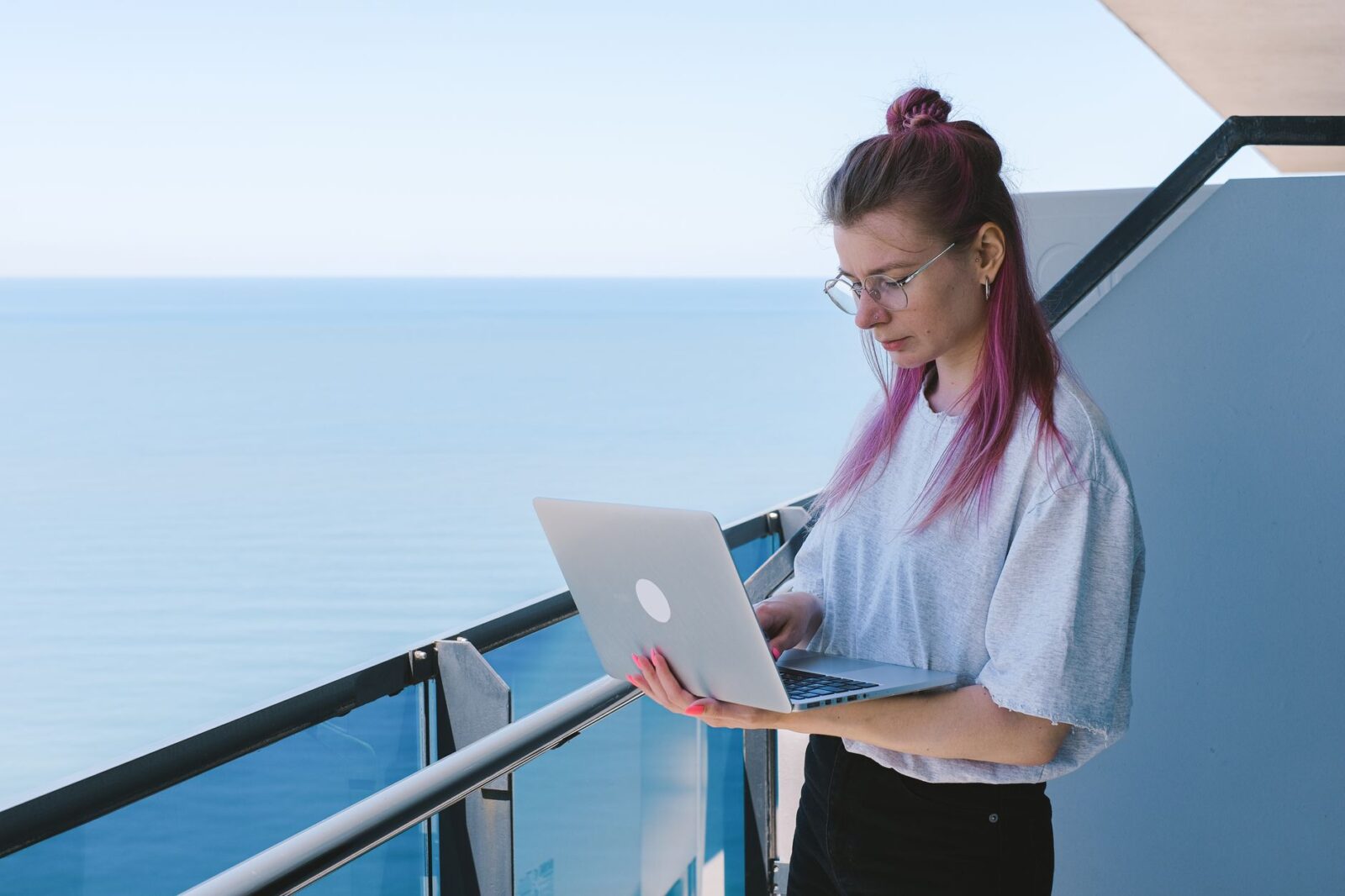 I took a week off and didn’t dread Monday. Here’s my secret. - Photo by Anna Shvets on Pexels