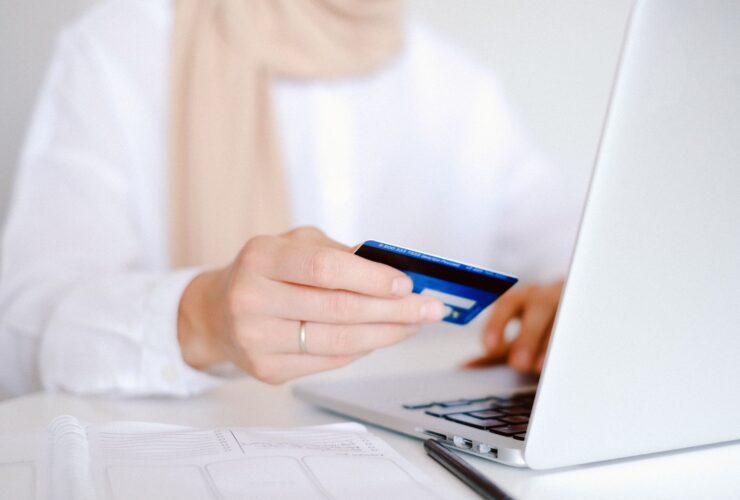 10 ways to meet a credit card minimum spending requirement - Photo by Anna Shvets on Pexels