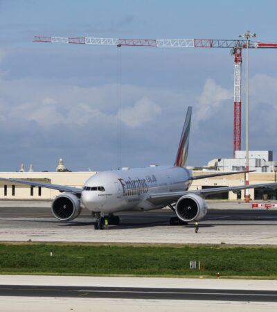 Gatwick Is Set To Expand — And So Will Its Carbon Footprint - Photo by Drinu Cutajar on Pexels