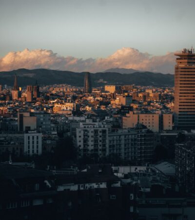 spain travel advisory - Photo by Michael King on Pexels