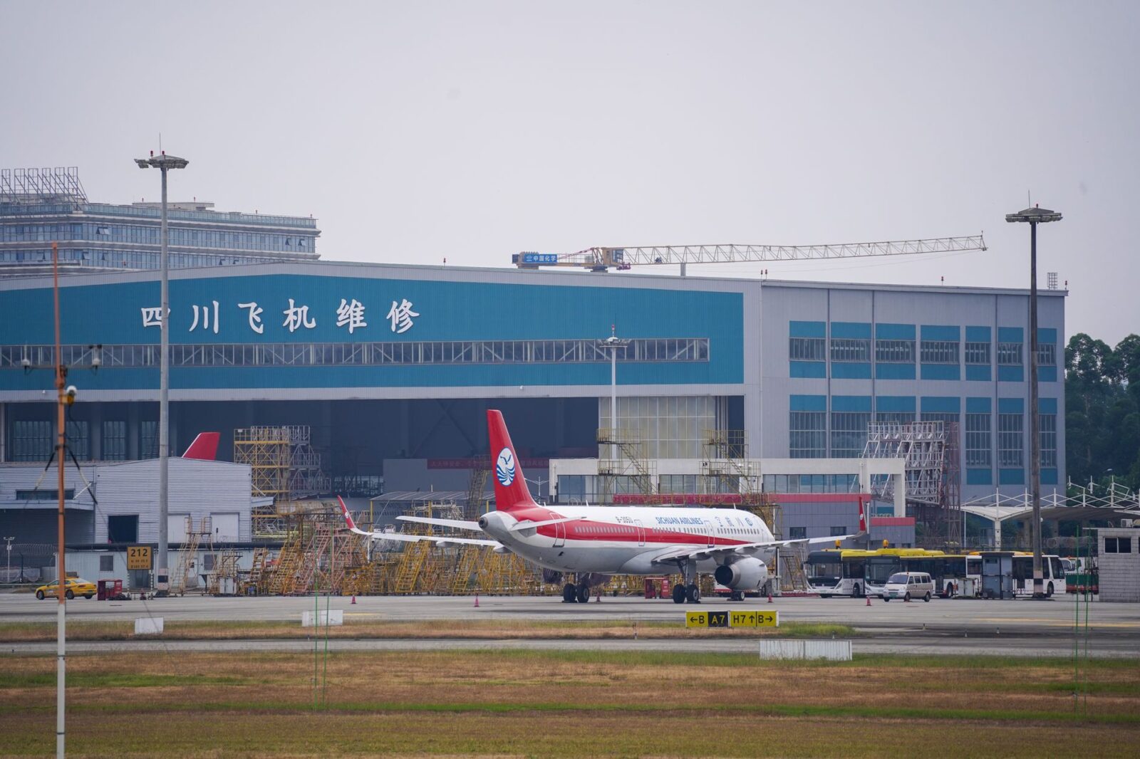 Skift Capital Allocation Brief: A New Quarterly Read on Where Travel’s Money Goes - Photo by Peter Xie on Pexels