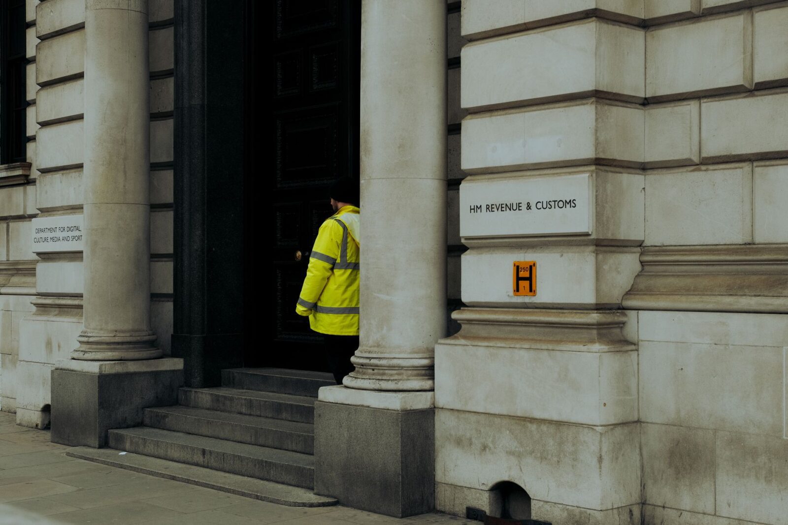 Factsheet: Desistance and Disengagement Programme - Photo by Mathias Reding on Pexels