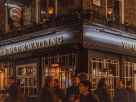 UK Pubs and Clubs Get Tax Cuts. Hotels Get Left Out — Again - Photo by Wender Junior Souza Vieira on Pexels