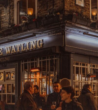 UK Pubs and Clubs Get Tax Cuts. Hotels Get Left Out — Again - Photo by Wender Junior Souza Vieira on Pexels