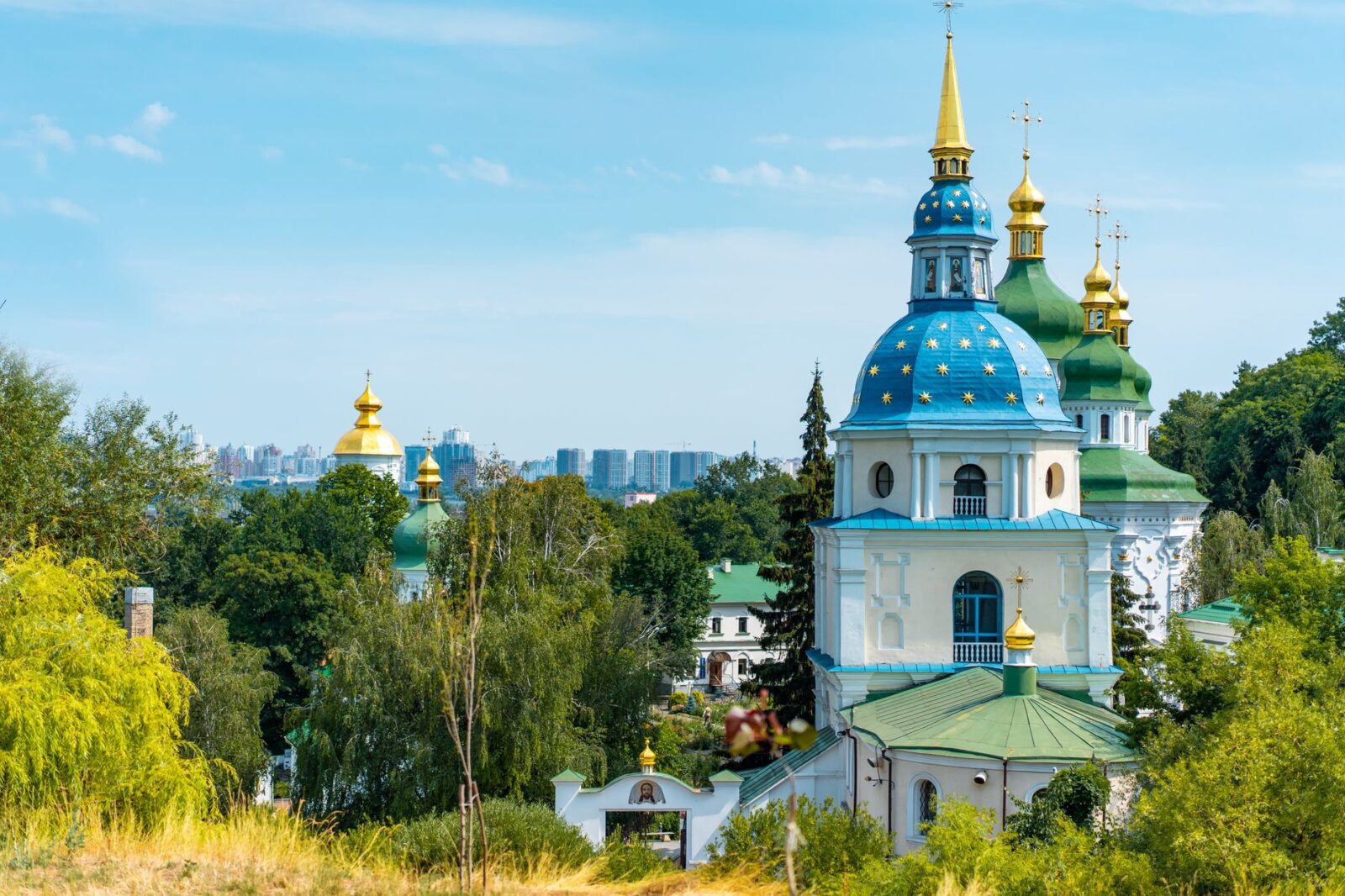 Britain is 100% behind you: Prime Minister Andy Burnham visits Kyiv on Ukrainian Independence Day for first international trip - Photo by Atlantic Ambience on Pexels