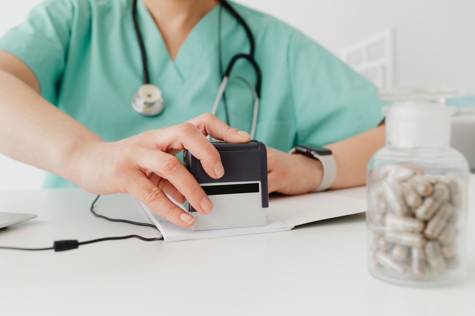flight travel insurance - Photo by https://kaboompics.com/ on Pexels