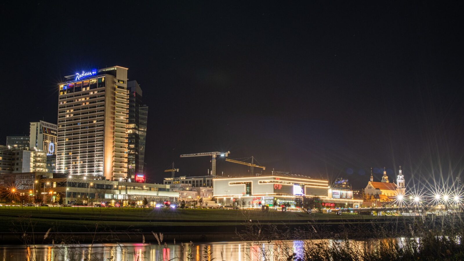 Iran War Drags Down Q2 Earnings for Big Hotel Chains - Photo by Mr Alex Photography on Pexels