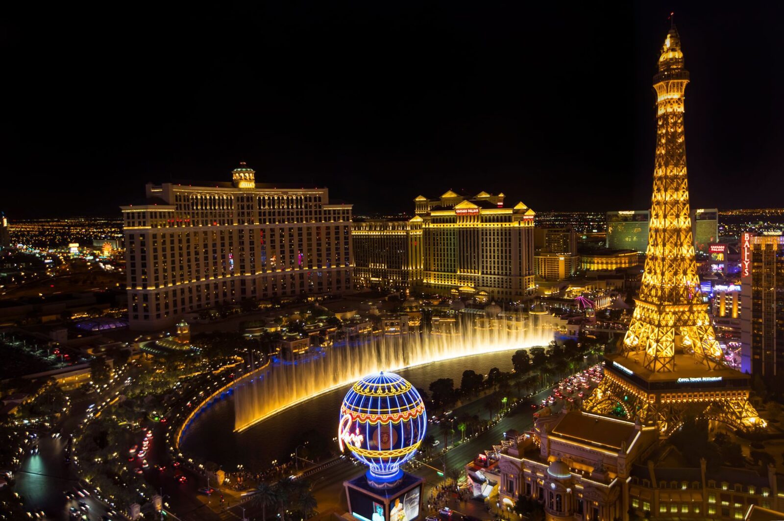 best hotels in vegas - Photo by Stephen Leonardi on Pexels