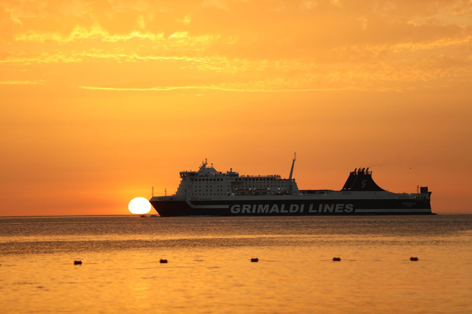 cruise deals 2026 - Photo by Landi Estrefi on Pexels