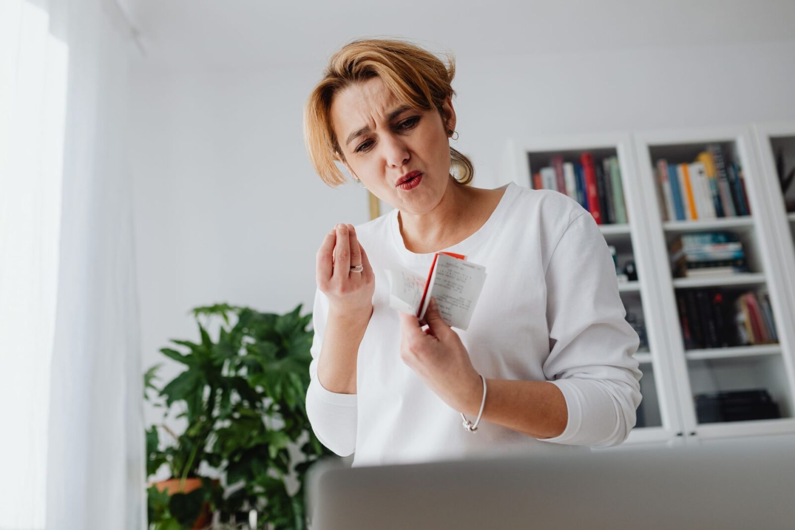 Households living near new pylons to save thousands on bills - Photo by https://kaboompics.com/ on Pexels