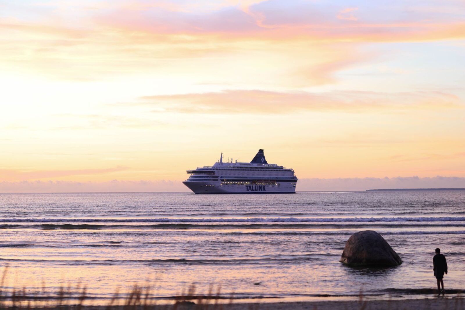 best cruise deals - Photo by Valeria Boltneva on Pexels