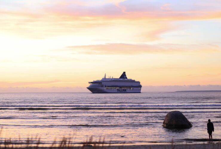 best cruise deals - Photo by Valeria Boltneva on Pexels