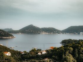 10 Unique Countries Without Land Borders You Should Know About - Photo by Nikola Kojević on Pexels
