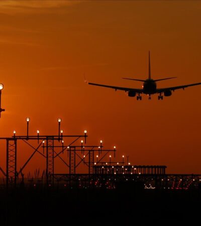 United CEO on Fares in 2027: Fuel Stays ‘Elevated,’ But We Can ‘Pass All of That On’ - Photo by Salva F. Ayala on Pexels